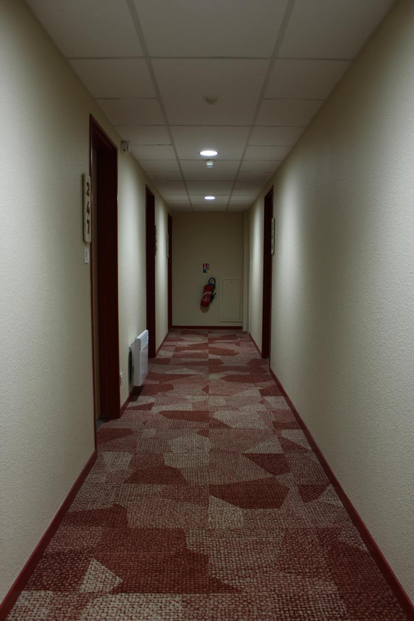 Greet Hotel Dijon Sud Longvic Esterno foto