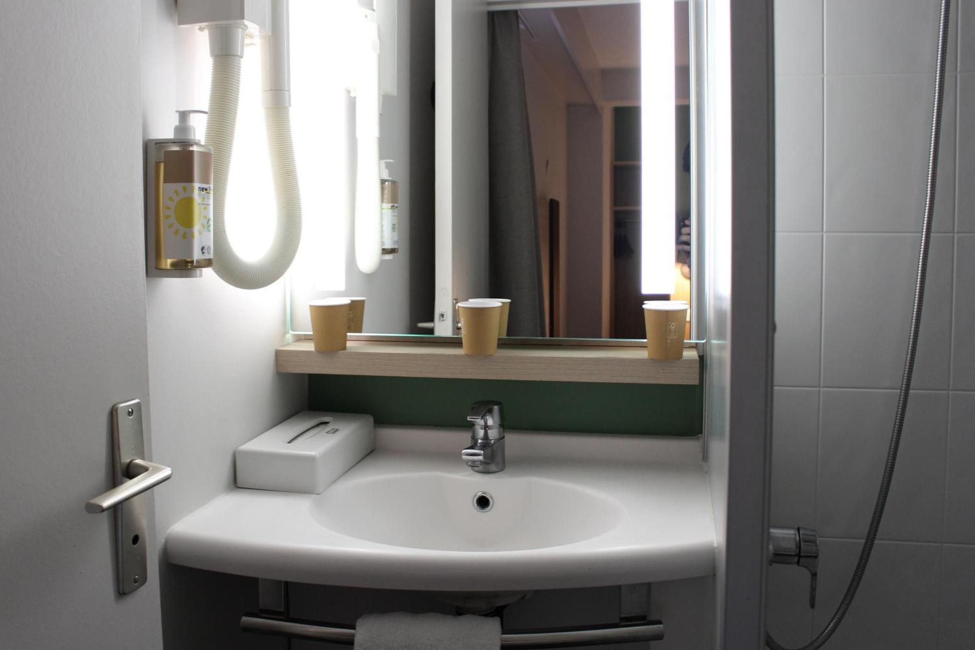 Greet Hotel Dijon Sud Longvic Esterno foto