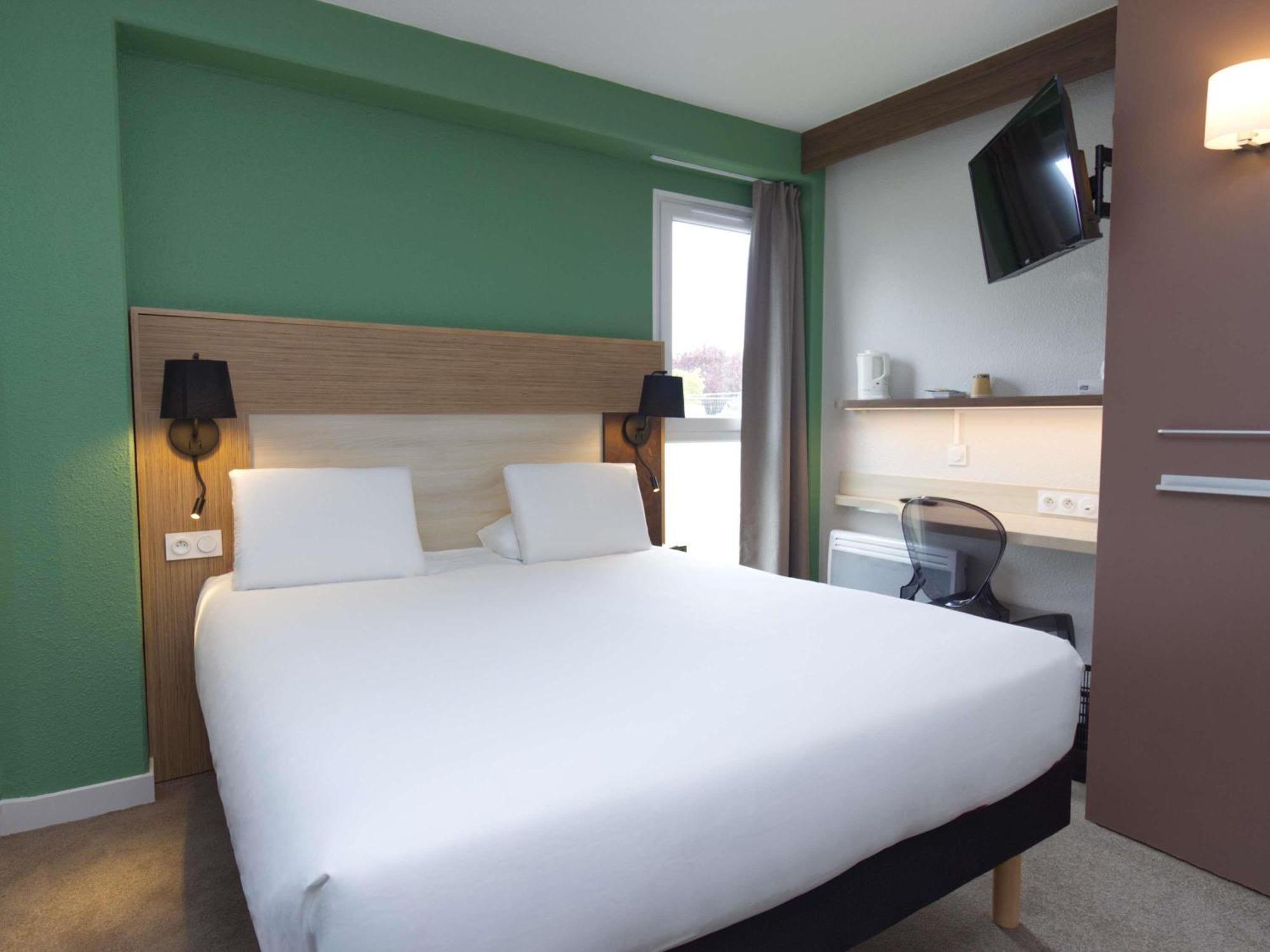 Greet Hotel Dijon Sud Longvic Esterno foto