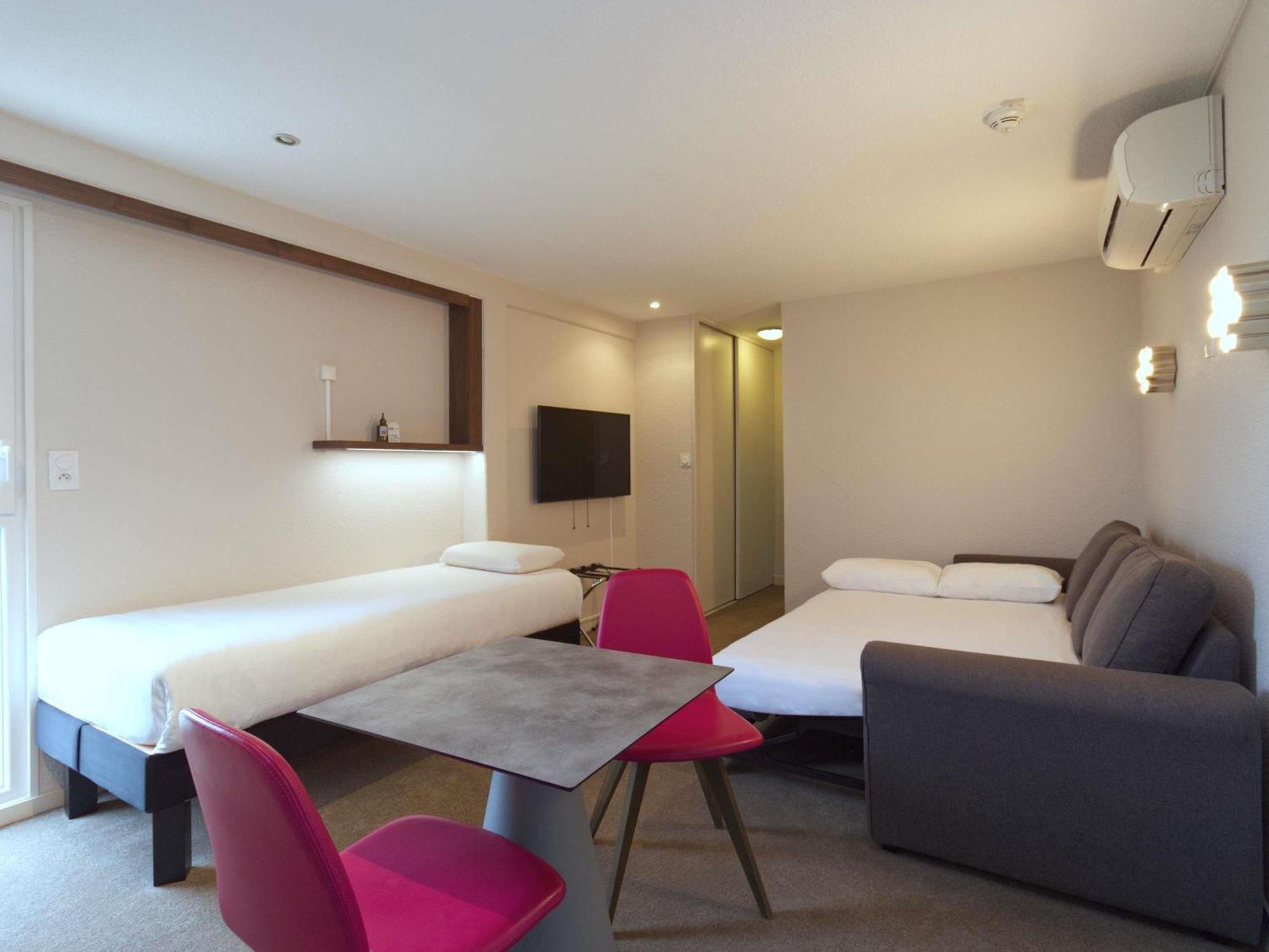 Greet Hotel Dijon Sud Longvic Esterno foto