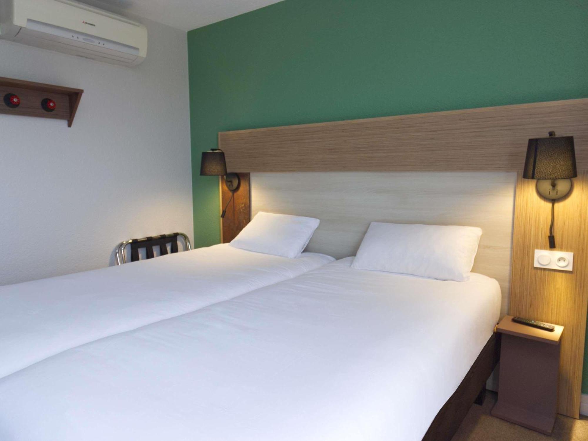 Greet Hotel Dijon Sud Longvic Esterno foto
