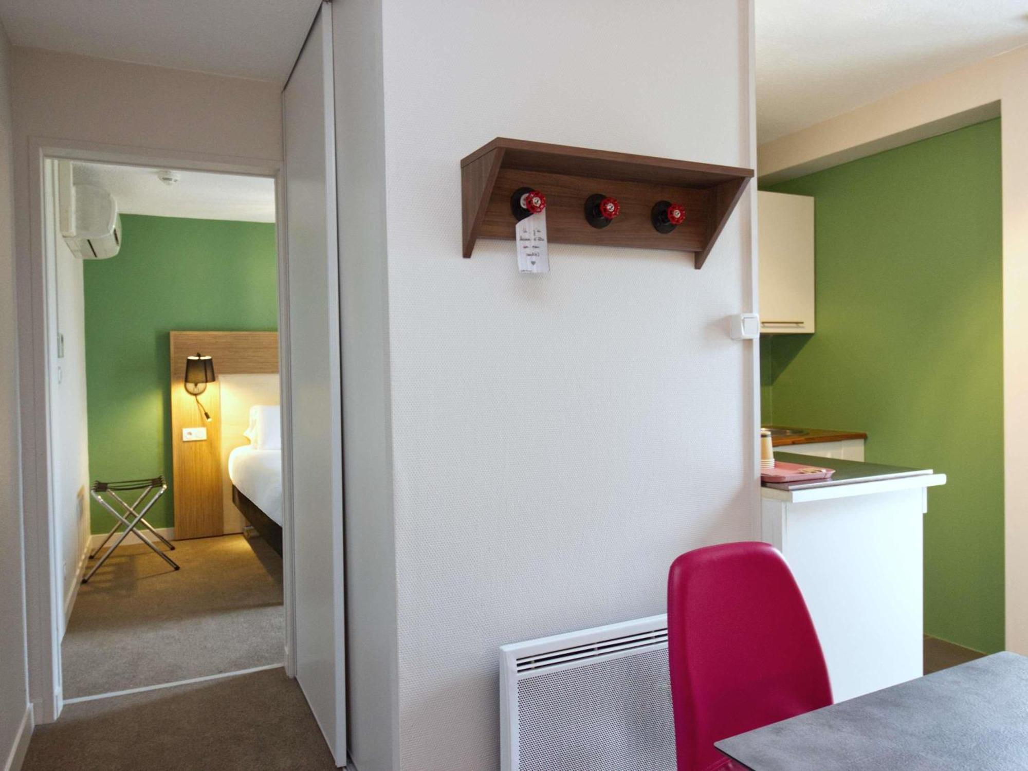 Greet Hotel Dijon Sud Longvic Esterno foto