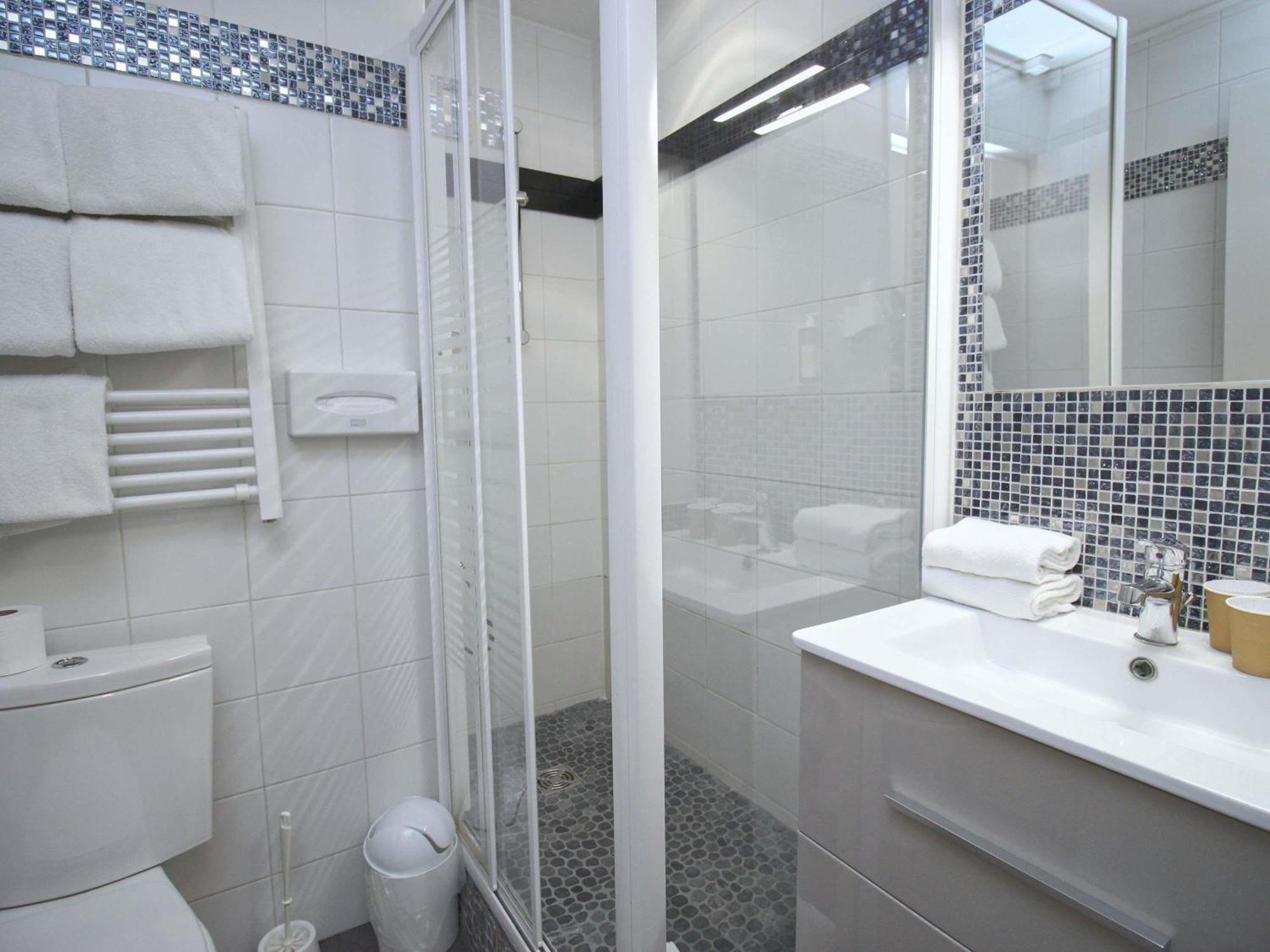 Greet Hotel Dijon Sud Longvic Esterno foto